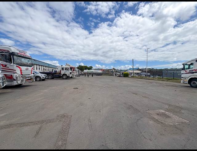4,000M² INDUSTRIAL YARD TO LET IN NEW GERMANY