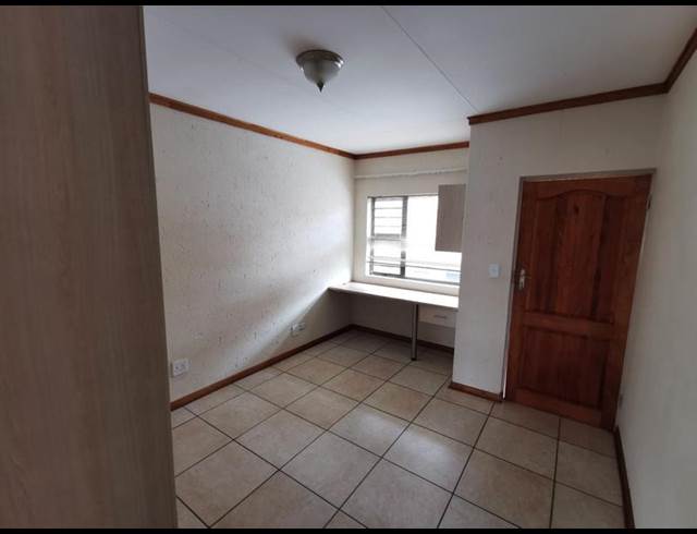 2 BEDROOM PROPERTY TO RENT IN DIE BULT