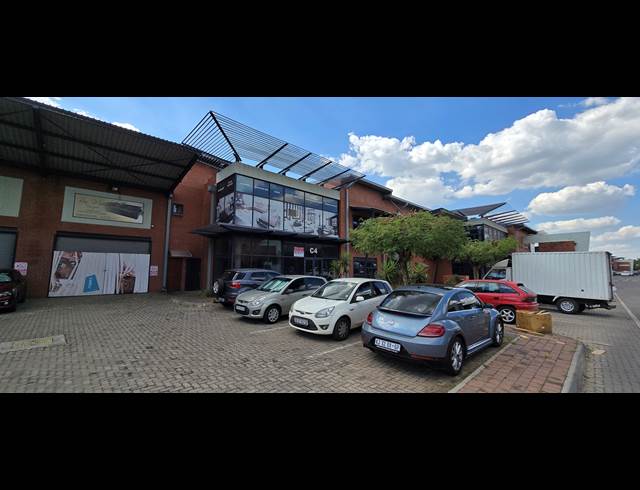 531M² SHOWROOM TO LET IN NORTH RIDING
