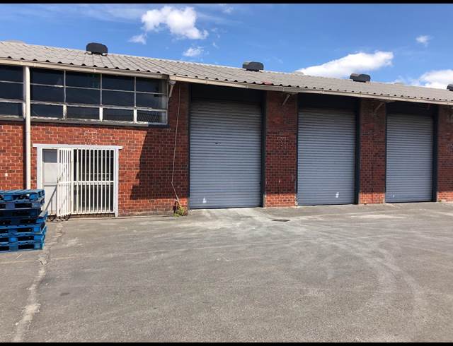 407M² WAREHOUSE RENTED IN EPPING INDUSTRIAL