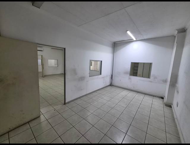 650M² WAREHOUSE TO LET IN WADEVILLE