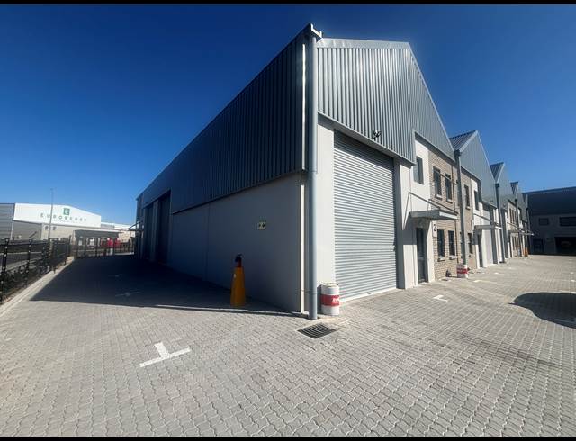 211M² WAREHOUSE TO LET IN FIRGROVE