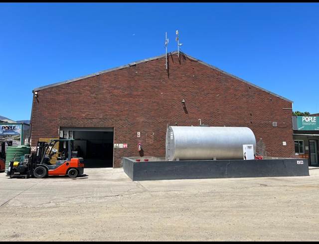 420M² WAREHOUSE TO LET IN PAARL CENTRAL