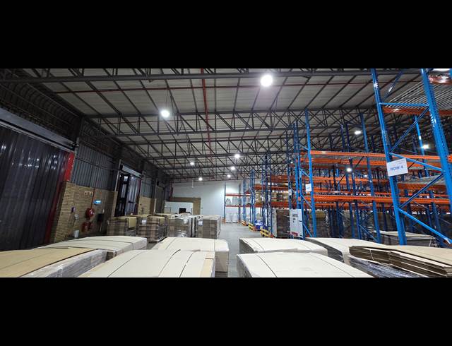 3,800M² WAREHOUSE TO LET IN NORTH RIDING