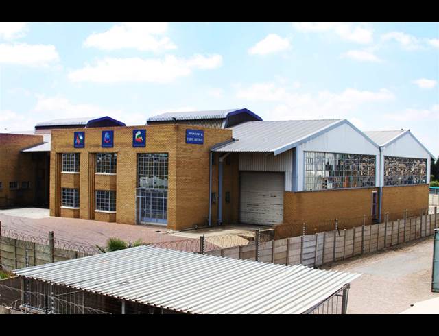 548M² WAREHOUSE TO LET IN JET PARK