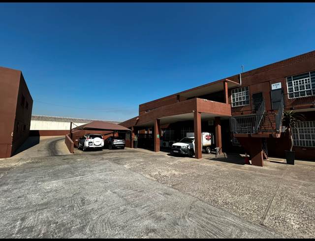 230M² WAREHOUSE TO LET IN WYNBERG