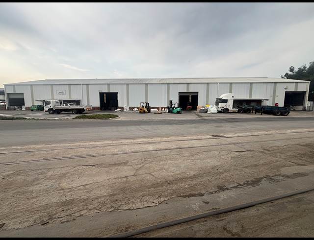 1,714M² WAREHOUSE TO LET IN BRACKENFELL INDUSTRIAL