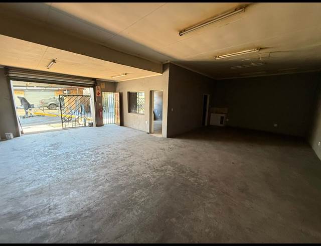 100M² WAREHOUSE TO LET IN DELAREY