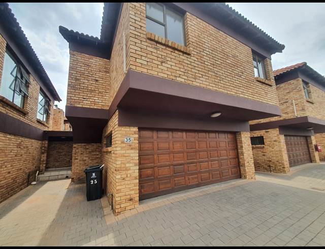 3 BEDROOM PROPERTY TO RENT IN GLEN MARAIS