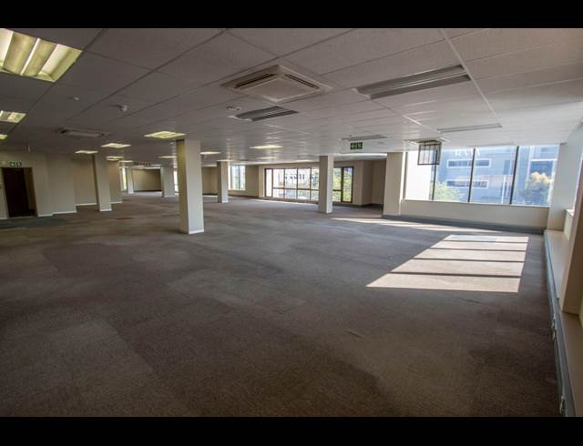 1,557M² OFFICE TO LET IN PARKTOWN