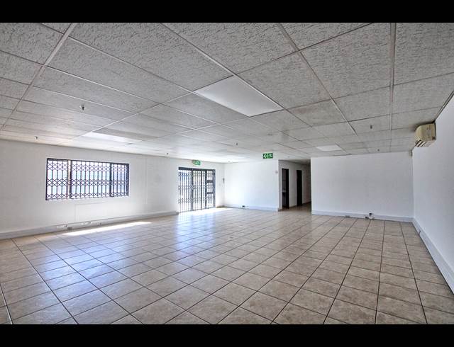 1,607M² WAREHOUSE TO LET IN HOOGLAND