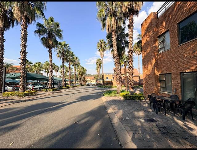 145M² OFFICE TO LET IN FOURWAYS