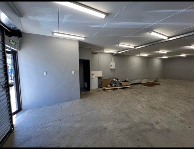 97.20M² WAREHOUSE TO LET IN FERNDALE