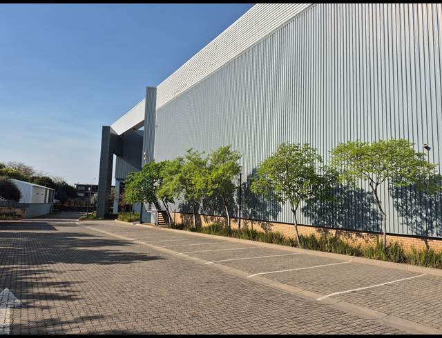 7,739M² WAREHOUSE TO LET IN ELANDSFONTEIN