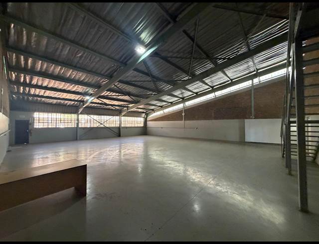 391M² WAREHOUSE TO LET IN HALFWAY HOUSE