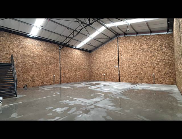 395M² WAREHOUSE TO LET IN BARTLETT