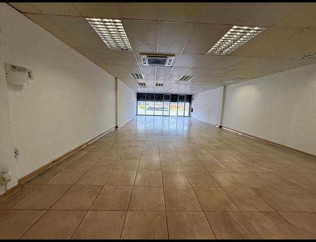 165M² RETAIL TO LET IN INDUSTRIA WEST