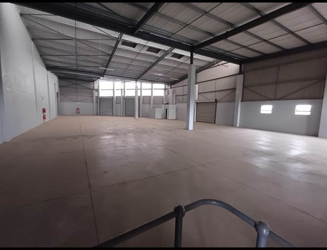 2,145M² WAREHOUSE TO LET IN COSMO BUSINESS PARK