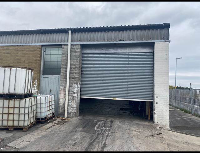 450M² WAREHOUSE TO LET IN EPPING INDUSTRIAL