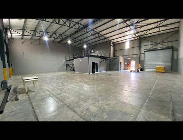 622M² WAREHOUSE TO LET IN KNOPJESLAAGTE