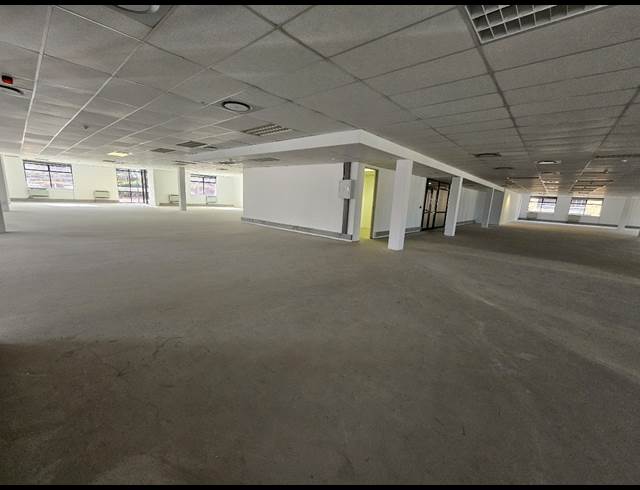1,014M² OFFICE TO LET IN PLATTEKLOOF
