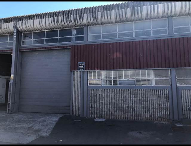 560M² WAREHOUSE TO LET IN RETREAT