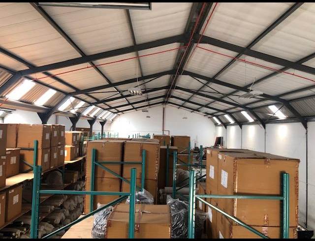 1,118M² WAREHOUSE RENTED IN STIKLAND INDUSTRIAL