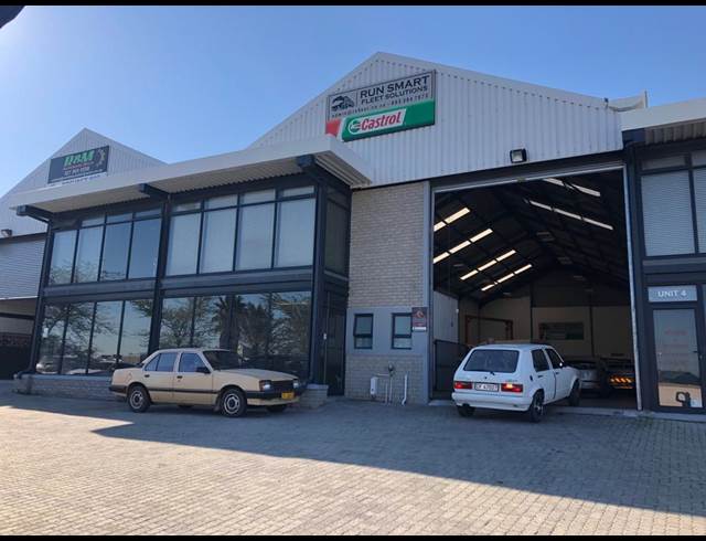 350M² WAREHOUSE RENTED IN SAXENBURG PARK 1