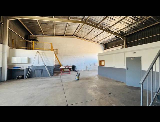 284M² WAREHOUSE TO LET IN STORMILL