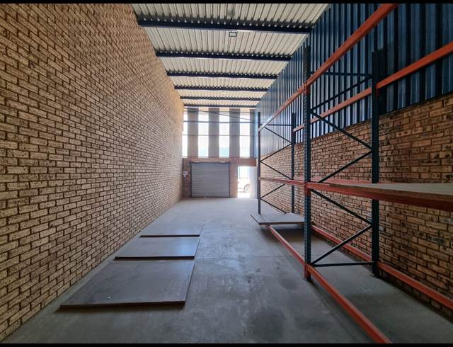 60M² WAREHOUSE TO LET IN TULISA PARK