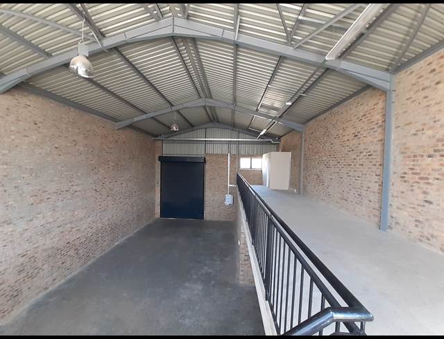 191M² WAREHOUSE TO LET IN LASER PARK