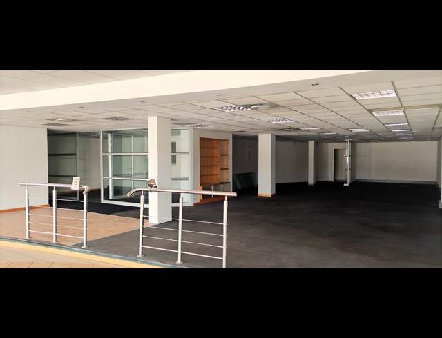 1,570M² RETAIL TO LET IN SONHEUWEL