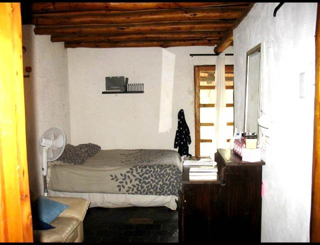 1 bed property to rent in KNOPJESLAAGTE