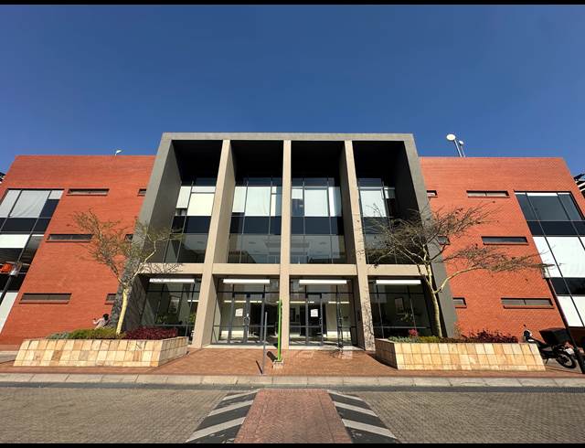 980M² OFFICE TO LET IN SANDTON CENTRAL