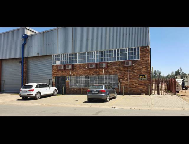 1,150M² WAREHOUSE RENTED IN DRIEHOEK