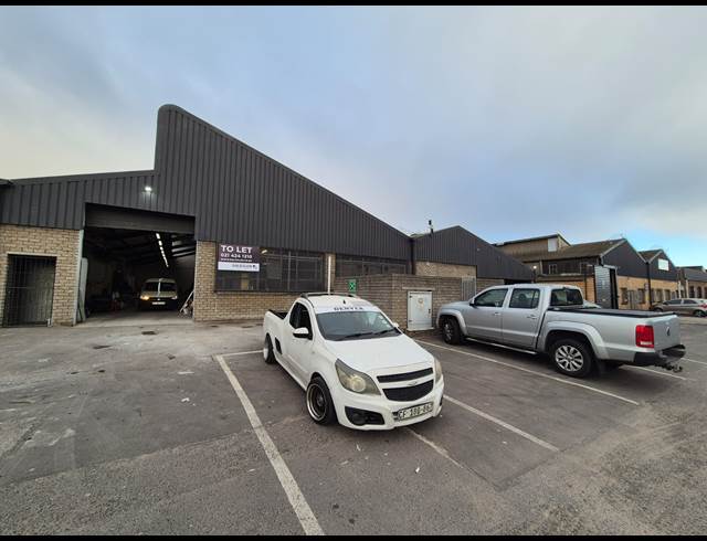 925M² WAREHOUSE TO LET IN PAROW INDUSTRIAL