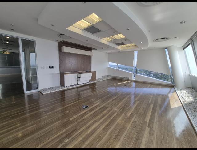 521M² OFFICE TO LET IN SANDHURST