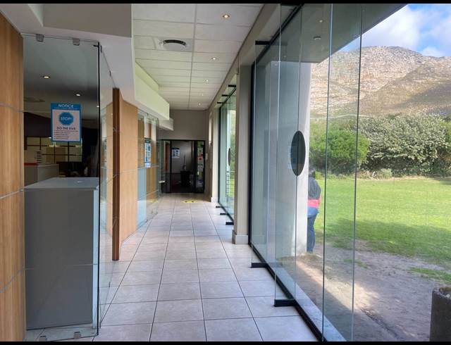 237M² OFFICE TO LET IN WESTLAKE