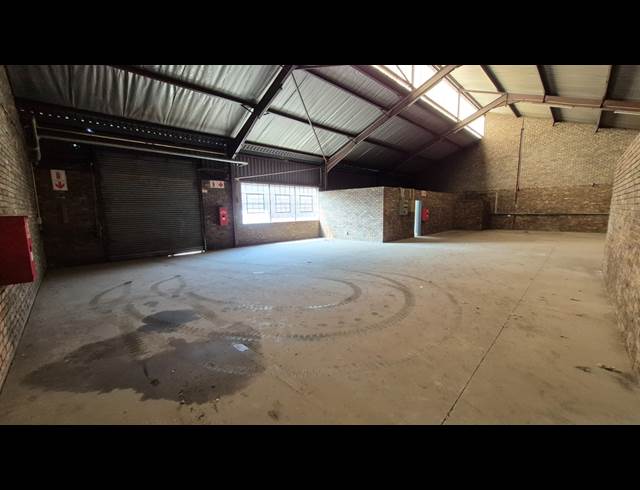 343M² FACTORY TO LET IN ANDERBOLT