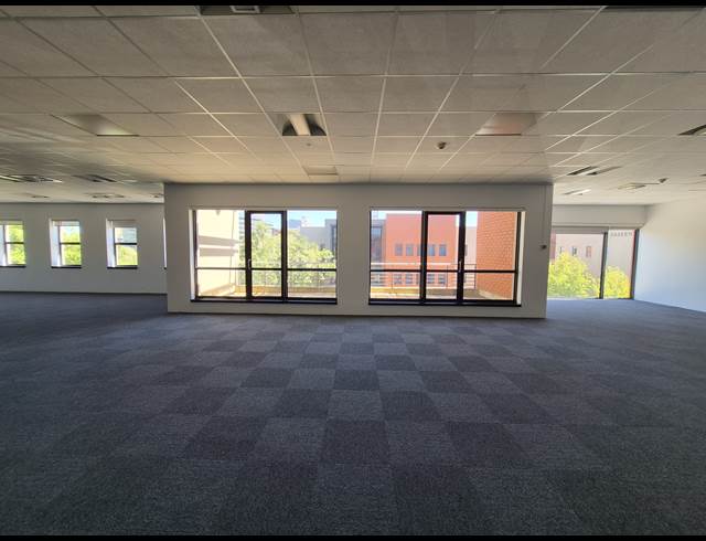 646M² OFFICE TO LET IN SANDTON CENTRAL