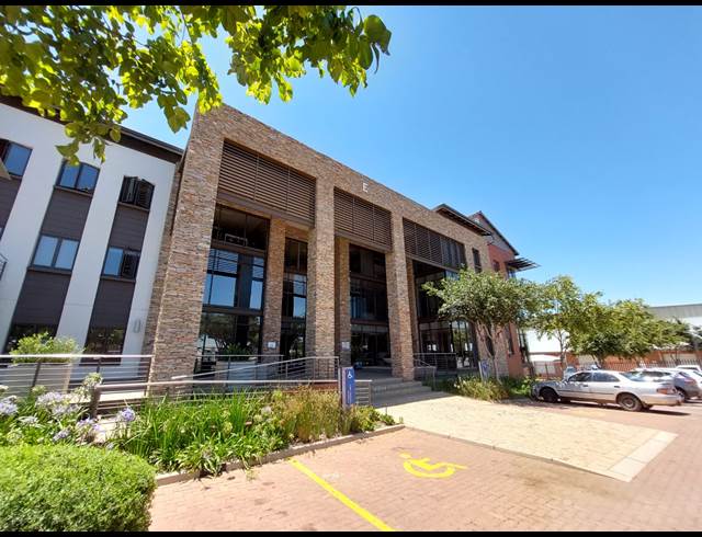 334M² OFFICE TO LET IN GREENSTONE HILL