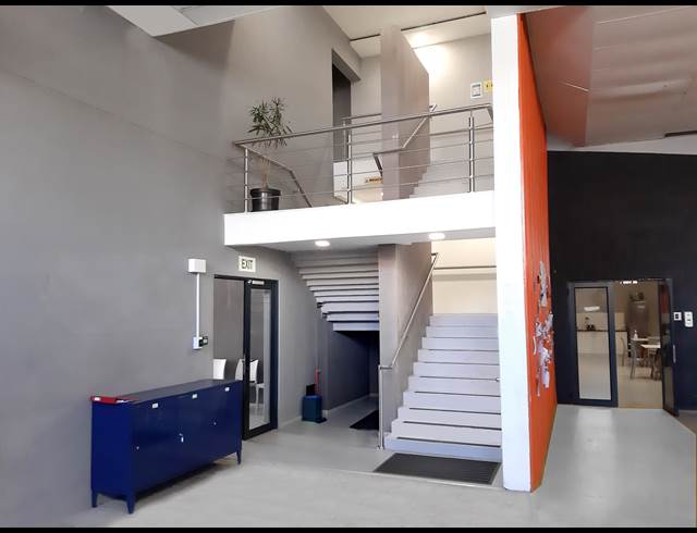 1,100M² WAREHOUSE TO LET IN SALT RIVER