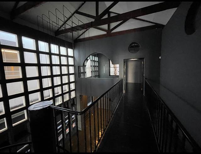 195M² BUILDING TO LET IN GARDENS