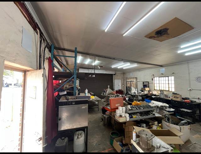 210M² WAREHOUSE TO LET IN NUFFIELD INDUSTRIAL