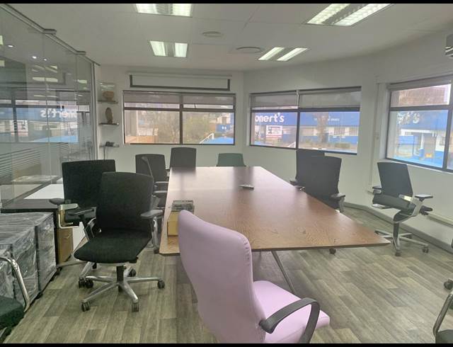 1,600M² WAREHOUSE TO LET IN BENROSE