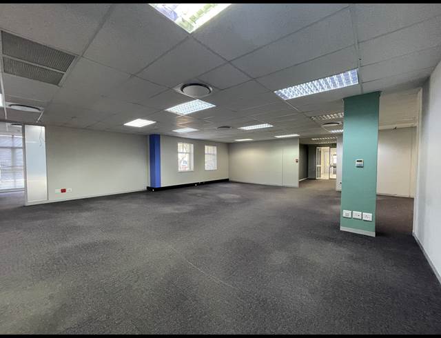 1,275M² OFFICE TO LET IN SANDTON CENTRAL