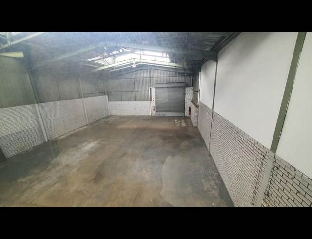 407M² WAREHOUSE TO LET IN JET PARK