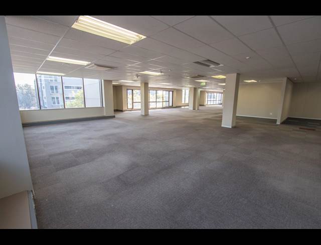 1,557M² OFFICE TO LET IN PARKTOWN