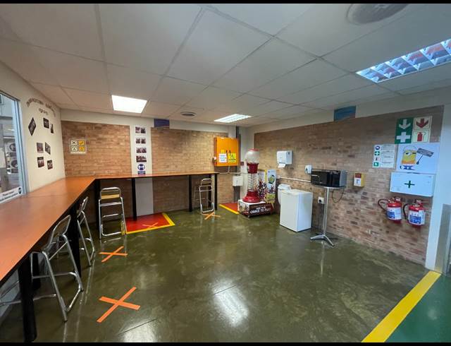 2,313M² FACTORY TO LET IN TUNNEY