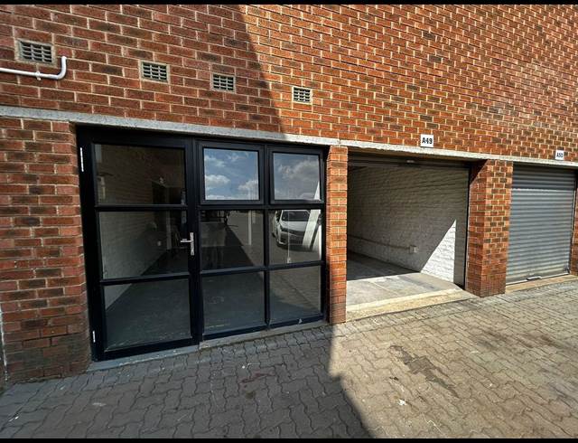 90M² WAREHOUSE TO LET IN EASTGATE